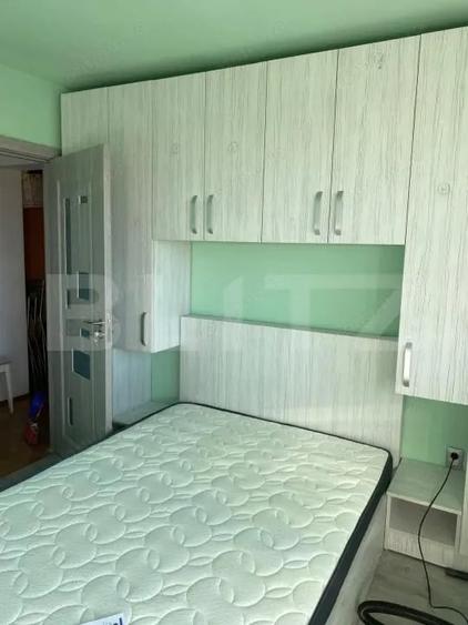 Apartament cu 3 camere semidecomandat, mobilat în Botizului