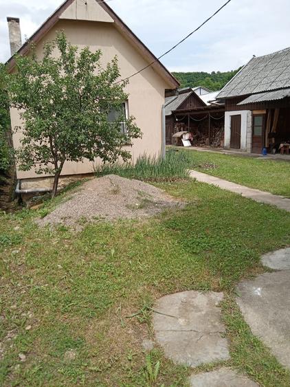 Casă cu 4 camere în Central