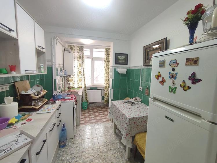 Apartament cu 2 camere semidecomandat în Micro 16