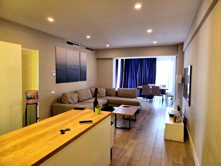 Apartament cu 4 camere decomandat, mobilat în Voluntari