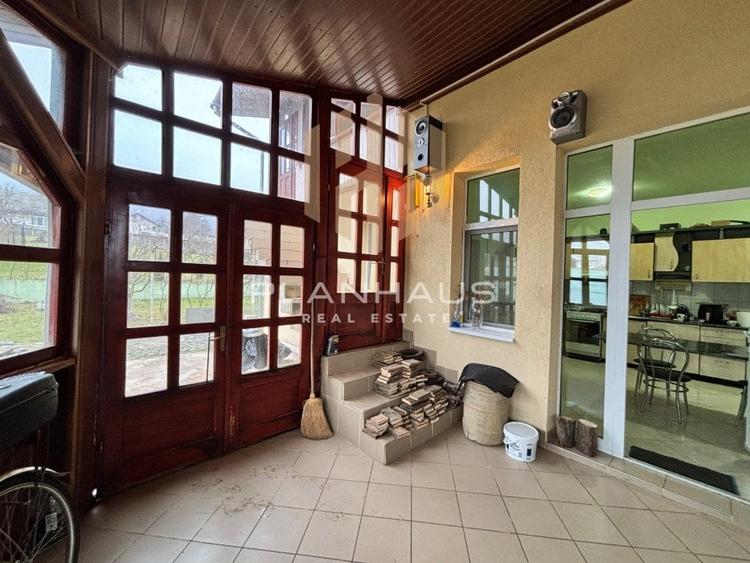 Casă cu 5 camere cu Garaj în Tăuții de Sus