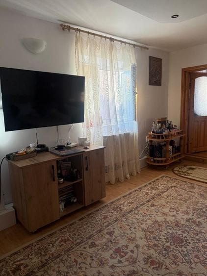 Casă cu 3 camere în Hârșova