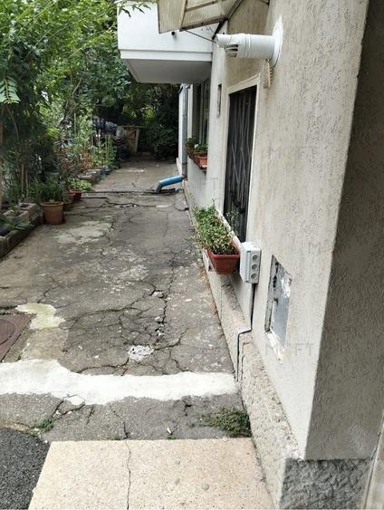 Apartament cu 3 camere decomandat în Primăverii