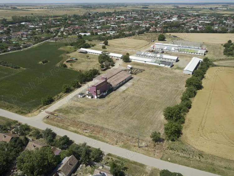 Spațiu comercial, de 7,500 mp, în Roșiori