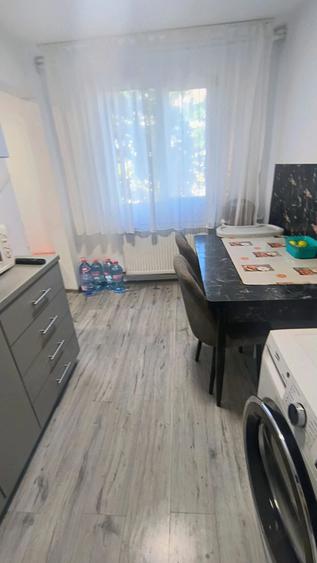 Apartament cu 3 camere decomandat în Dacia
