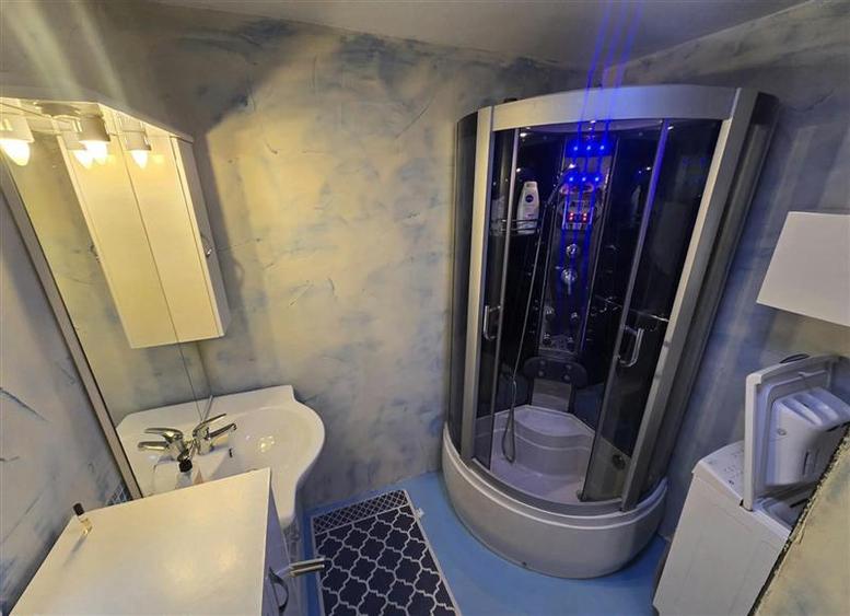 Casă individuală cu 2 camere cu Teren 160 Mp în Podul de Fier