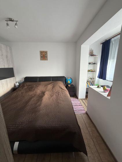 Apartament cu 3 camere semidecomandat în Central