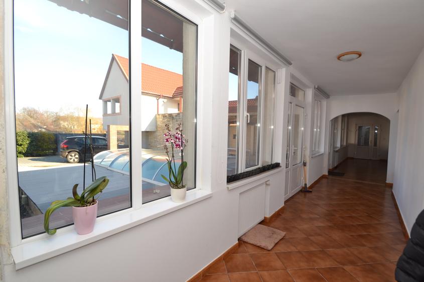 Casă individuală cu 5 camere cu Piscina în Becicherecu Mic