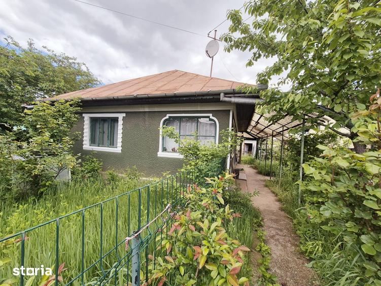 Casă cu 2 camere cu Teren 400 Mp în Central