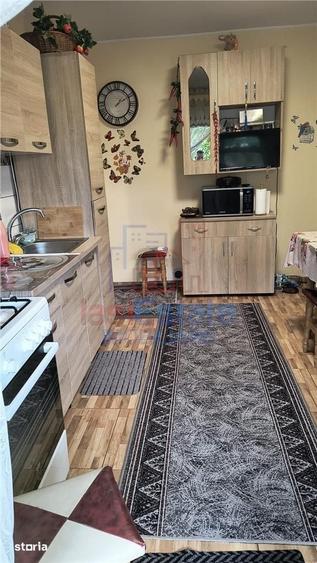 Apartament cu 3 camere decomandat în Nicolina