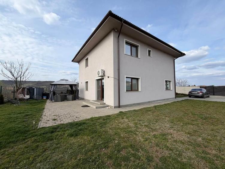 Casă individuală cu 4 camere cu Canalizare în Apahida
