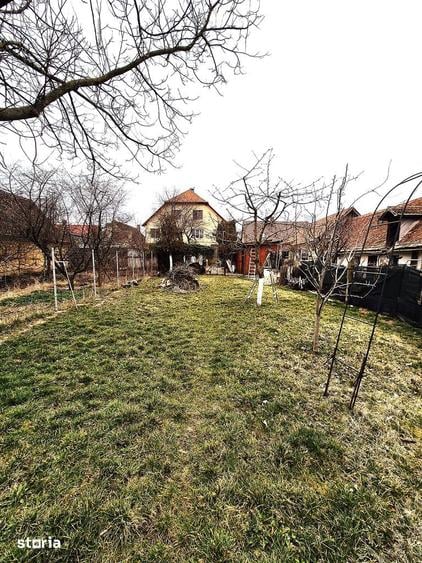 Casă cu 5 camere cu Teren 1167 Mp în Sânpetru