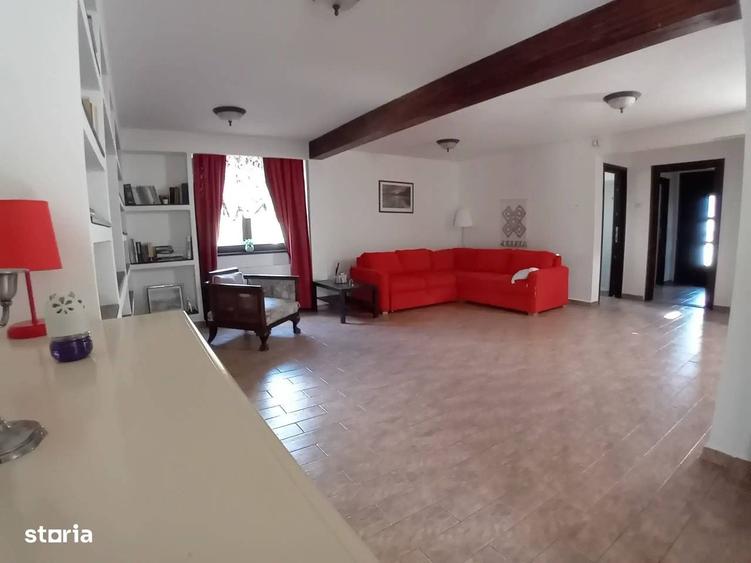 Casă cu 4 camere în Mogoșoaia