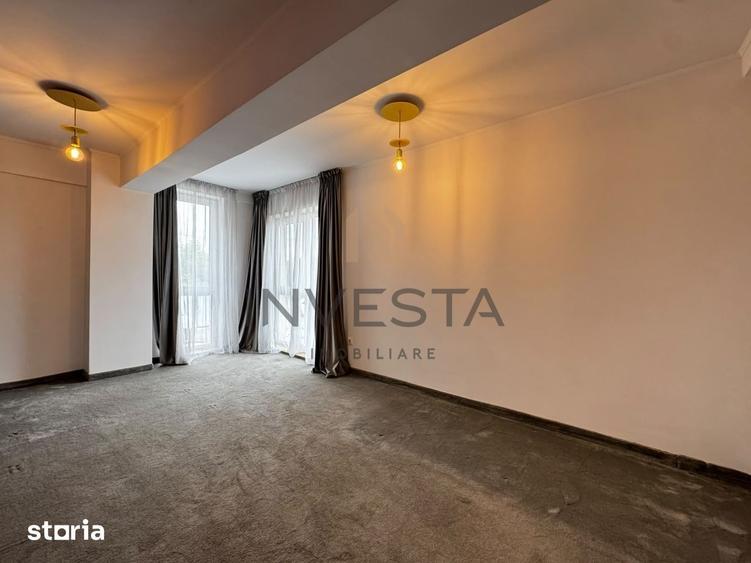 Apartament cu 4 camere semidecomandat, mobilat în Borhanci