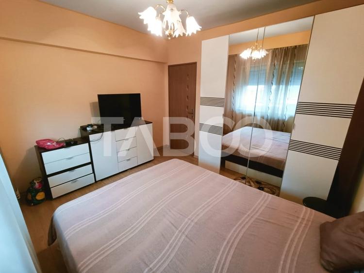 Apartament cu 3 camere semidecomandat, mobilat în Turnișor