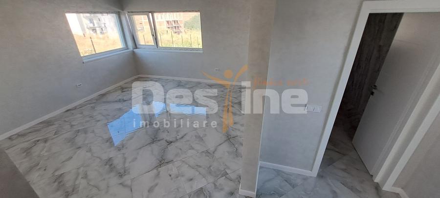 Casă individuală cu 4 camere cu Canalizare în Rediu