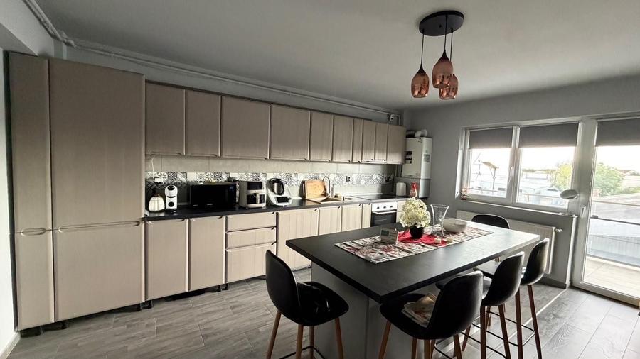 Apartament cu 3 camere decomandat în Aurel Vlaicu