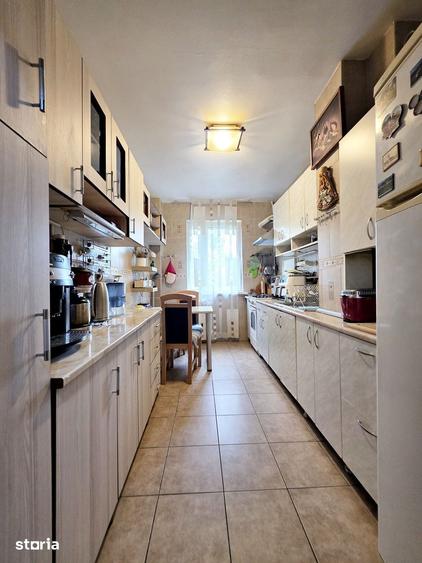 Apartament cu 4 camere semidecomandat în Militari