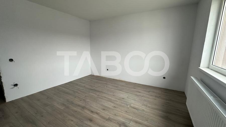 Apartament cu 3 camere decomandat în Turnișor