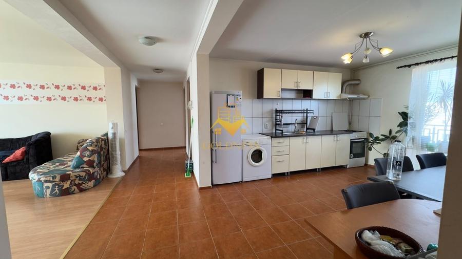 Apartament cu 3 camere semidecomandat, mobilat în Zorilor