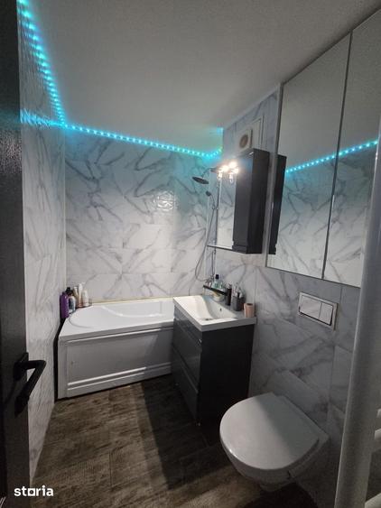 Apartament cu 3 camere în Prundu