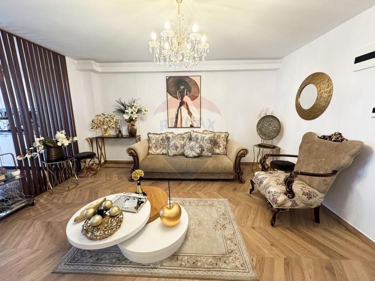 Apartament cu 2 camere semidecomandat în Sopor