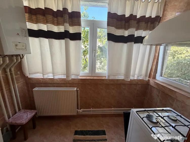 Apartament cu 3 camere decomandat în E3