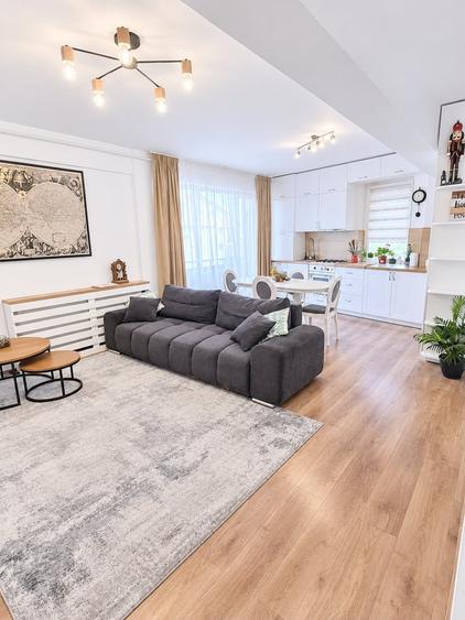 Apartament cu 3 camere semidecomandat, mobilat în Florești
