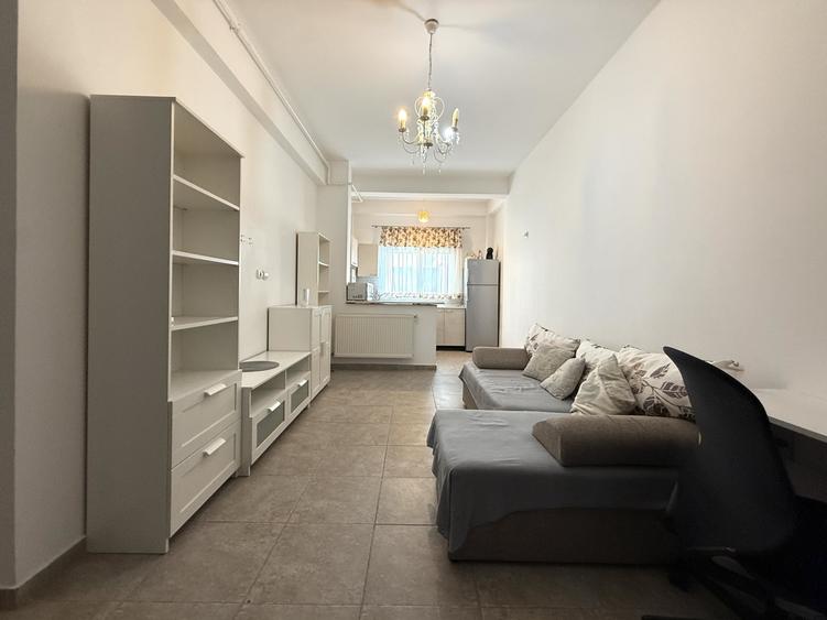 Apartament cu 2 camere semidecomandat, mobilat în Apărătorii Patriei