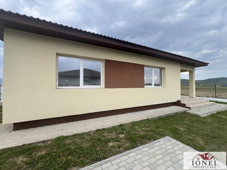 Casă individuală cu 3 camere cu Teren 504 Mp în Micești