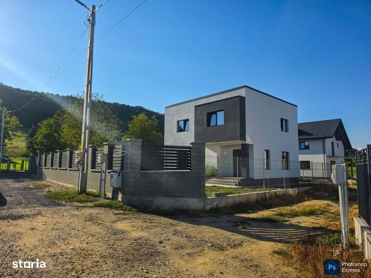 Casă cu 4 camere cu Teren 499 Mp în Mărăcineni