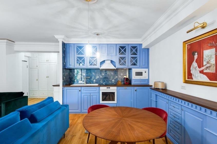 Apartament cu 2 camere decomandat, mobilat în Calea Victoriei