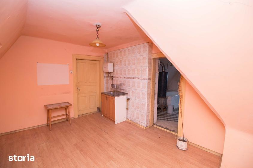 Casă cu 6 camere cu Teren 200 Mp în Central