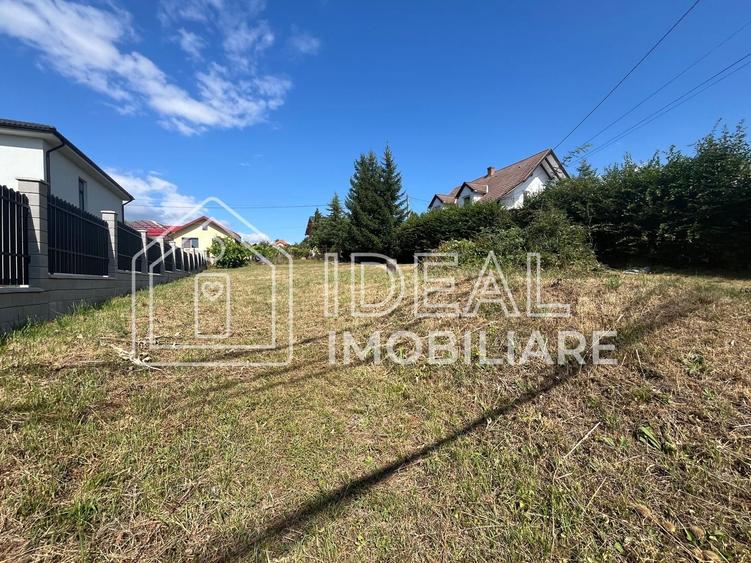 Teren Construcții intravilan de 650 mp, în Sadu