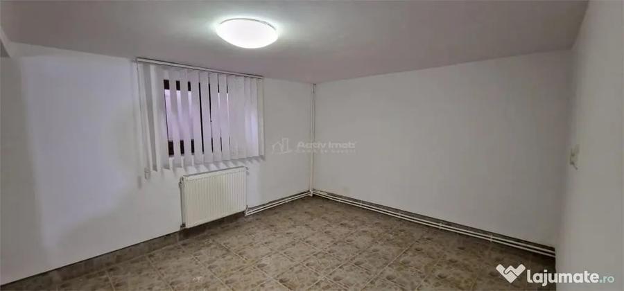 Casă cu 5 camere cu Teren 155 Mp în Muncitoresc