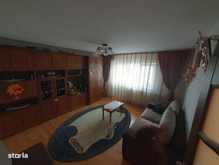 Apartament cu 2 camere decomandat în Micro 4