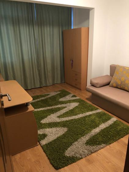 Apartament cu 4 camere decomandat în Câmpului
