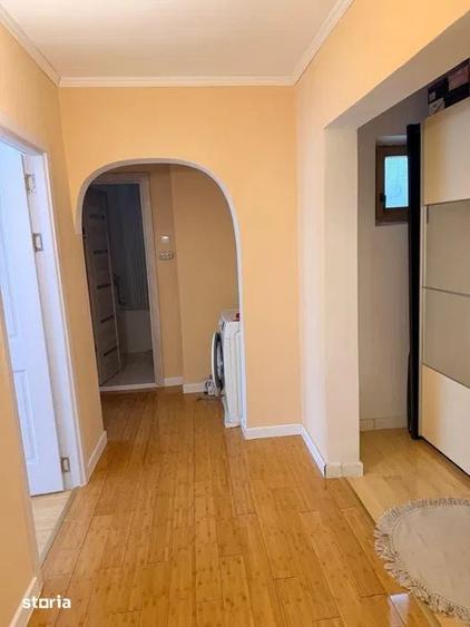 Apartament cu 3 camere decomandat în Dristor
