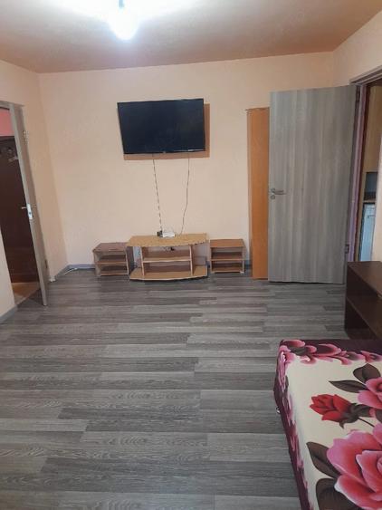 Apartament cu 2 camere semidecomandat în Șagului