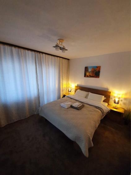 Apartament cu 3 camere decomandat în Central