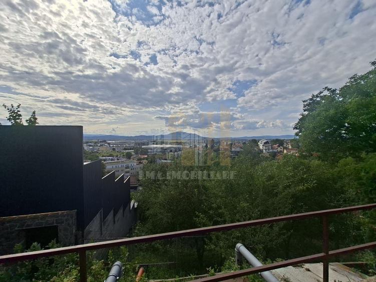 Apartament cu 2 camere semidecomandat în Brașovul Vechi