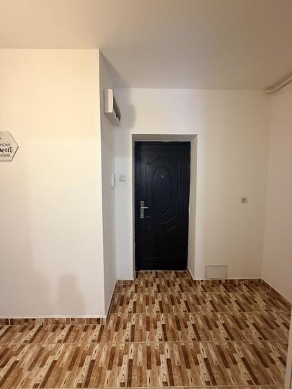 Garsonieră decomandată, mobilată în Brestei