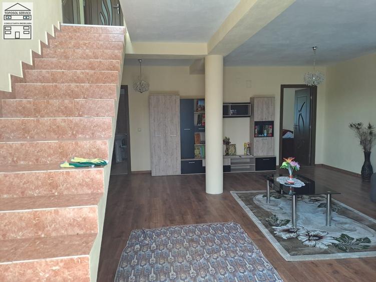 Casă individuală cu 5 camere cu Canalizare în Oncea