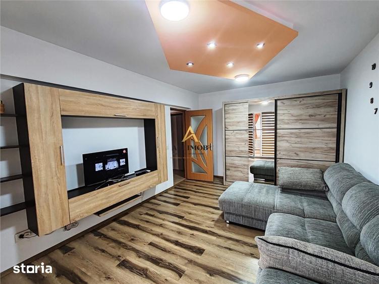 Apartament cu 2 camere decomandat în Republicii