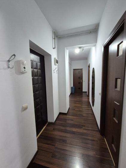 Apartament cu 3 camere decomandat, mobilat în Metalurgiei