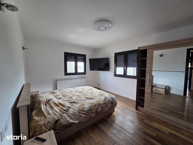Casă cu 5 camere cu Teren 2867 Mp în Păunești