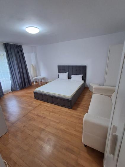 Piata Muncii, Decebal, Calarasilor - 8
