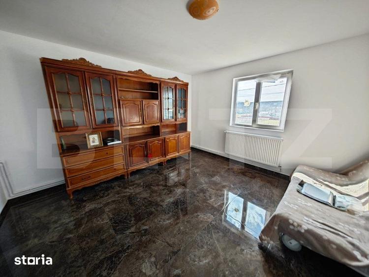 Casă cu 4 camere cu Teren 500 Mp în Lețcani