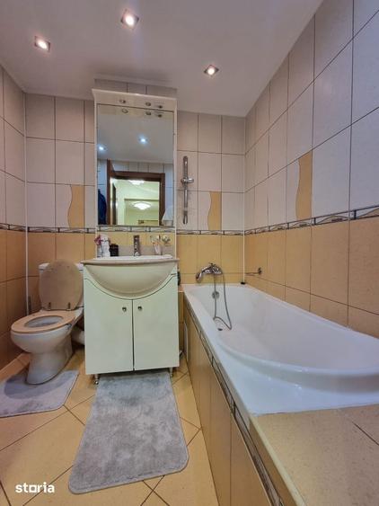 Apartament cu 4 camere decomandat în Matei Voievod