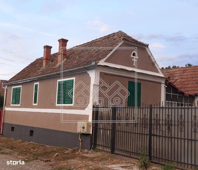 Casă cu 3 camere în Slimnic